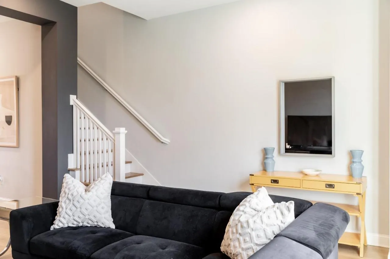 Star Retreat Townhome - 7 Beds 3 Miles To Downtown Nashville