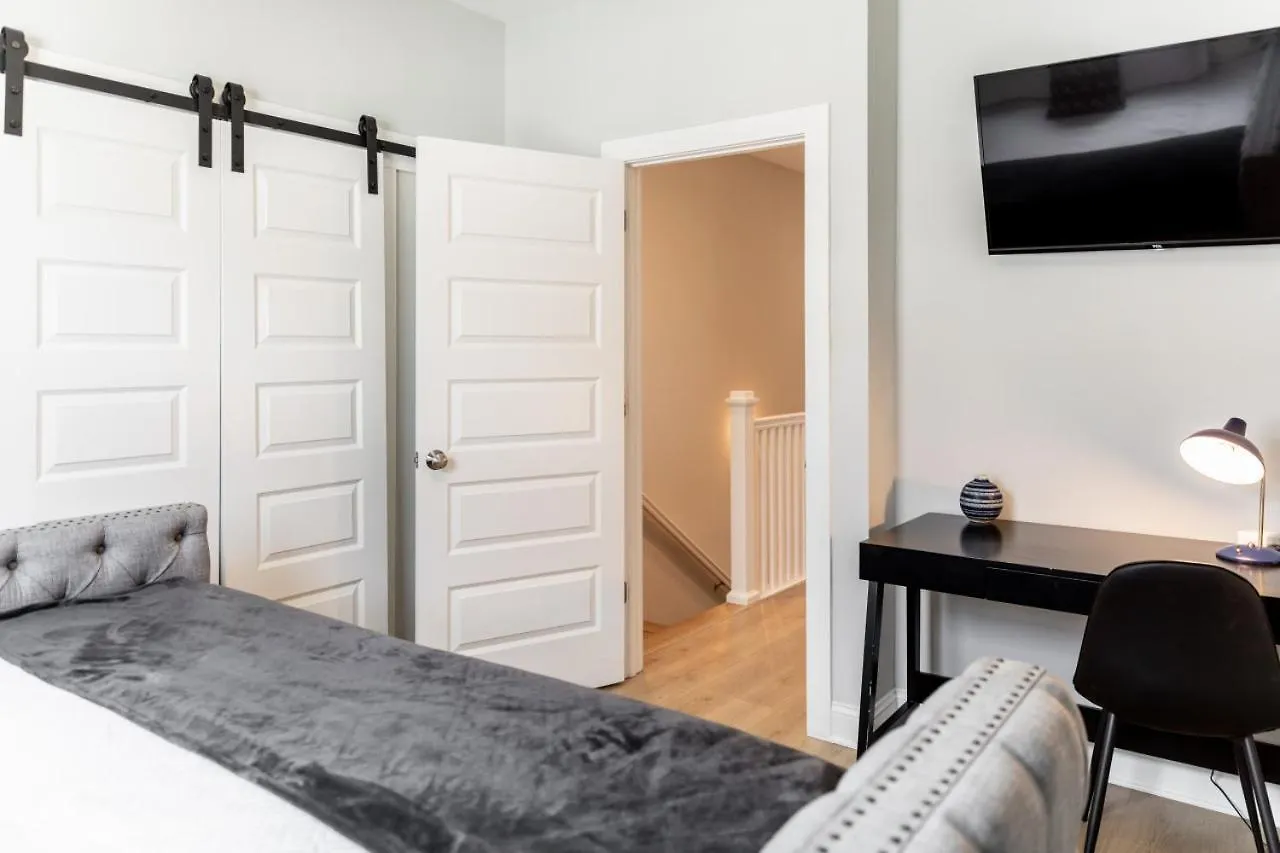 Star Retreat Townhome - 7 Beds 3 Miles To Downtown Nashville Ferienhaus