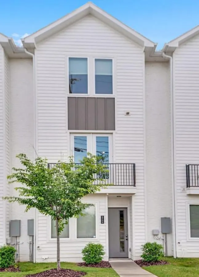 Star Retreat Townhome - 7 Beds 3 Miles To Downtown Nashville 0*,  USA